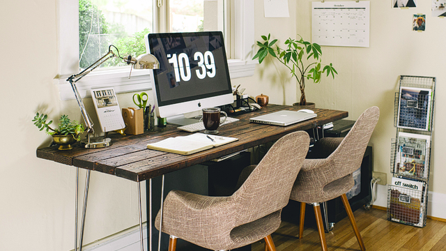 Bàn làm việc nên trồng cây gì để tăng tập trung và may mắn?